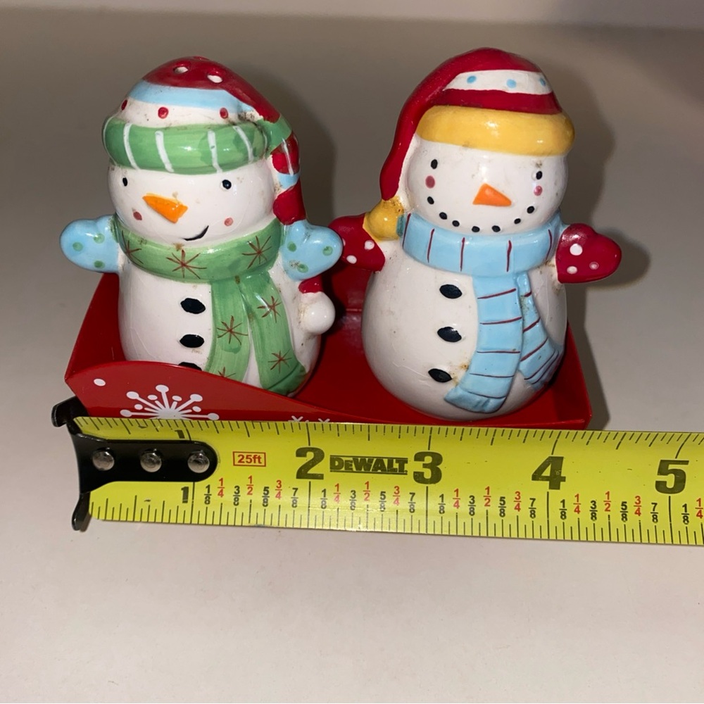 Snowmen Sleigh Salt & Pepper shaker set Christmas Winter